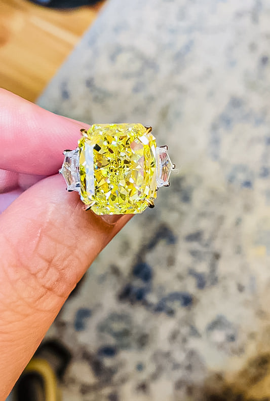 Gia Certified 7.00 Carat Fancy Vivid Yellow Diamond Ring