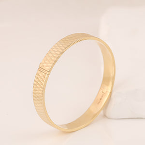18K Gold Bangle G10442