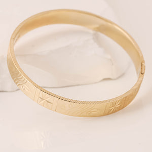 18K Gold Bangle G10443
