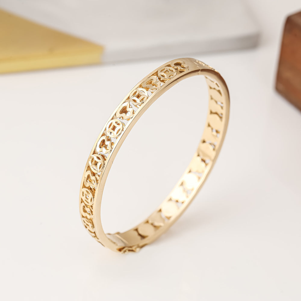 18K Gold Bangle G10450