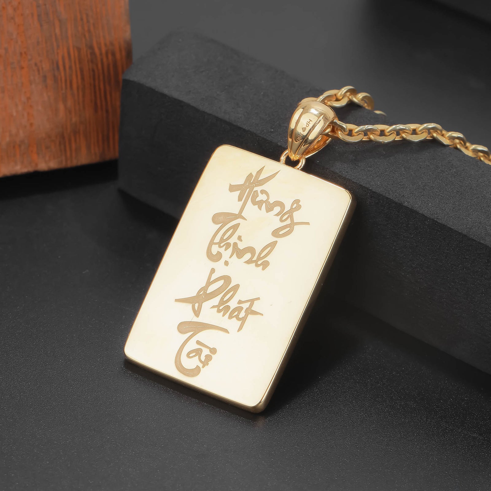 18K Gold Pendant P10976