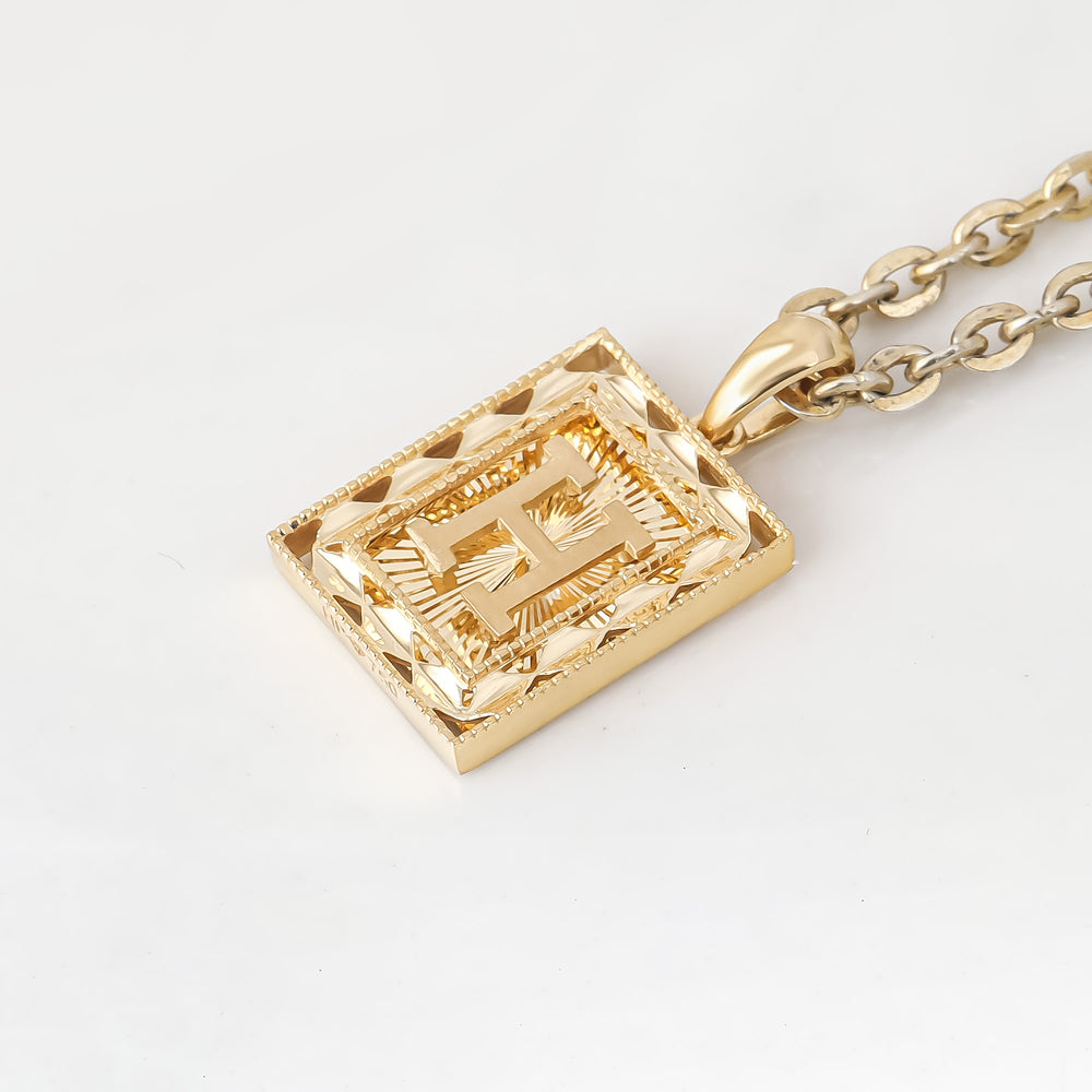 18K Gold Pendant P10684