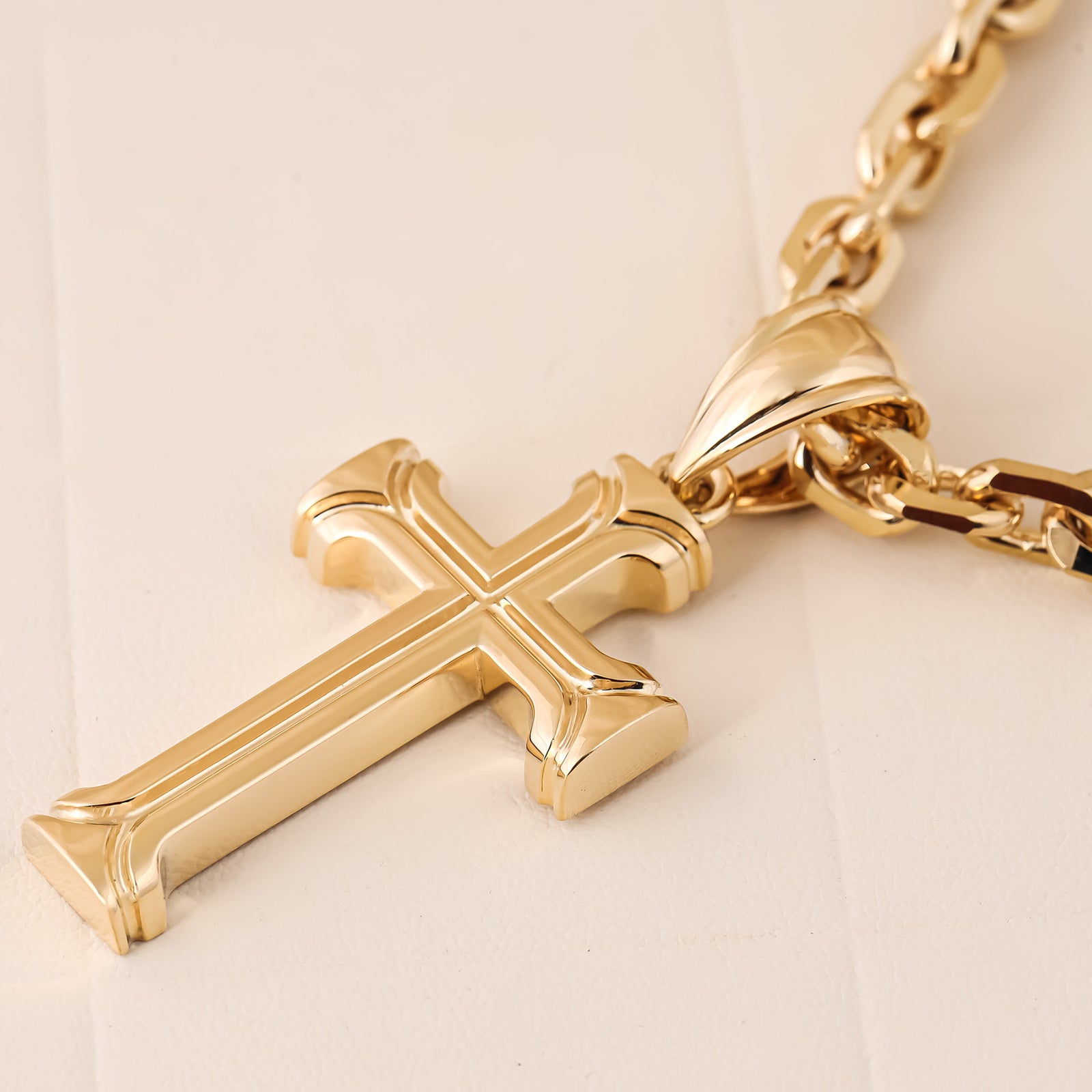 18K Gold Pendant P10829