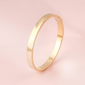 18K Gold Bangle G10340