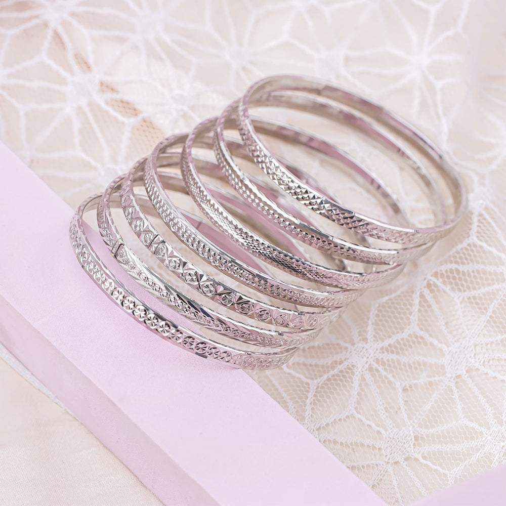 18K Gold Bangle G10353