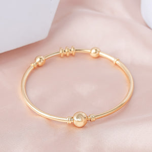 18K Gold Bangle G10404
