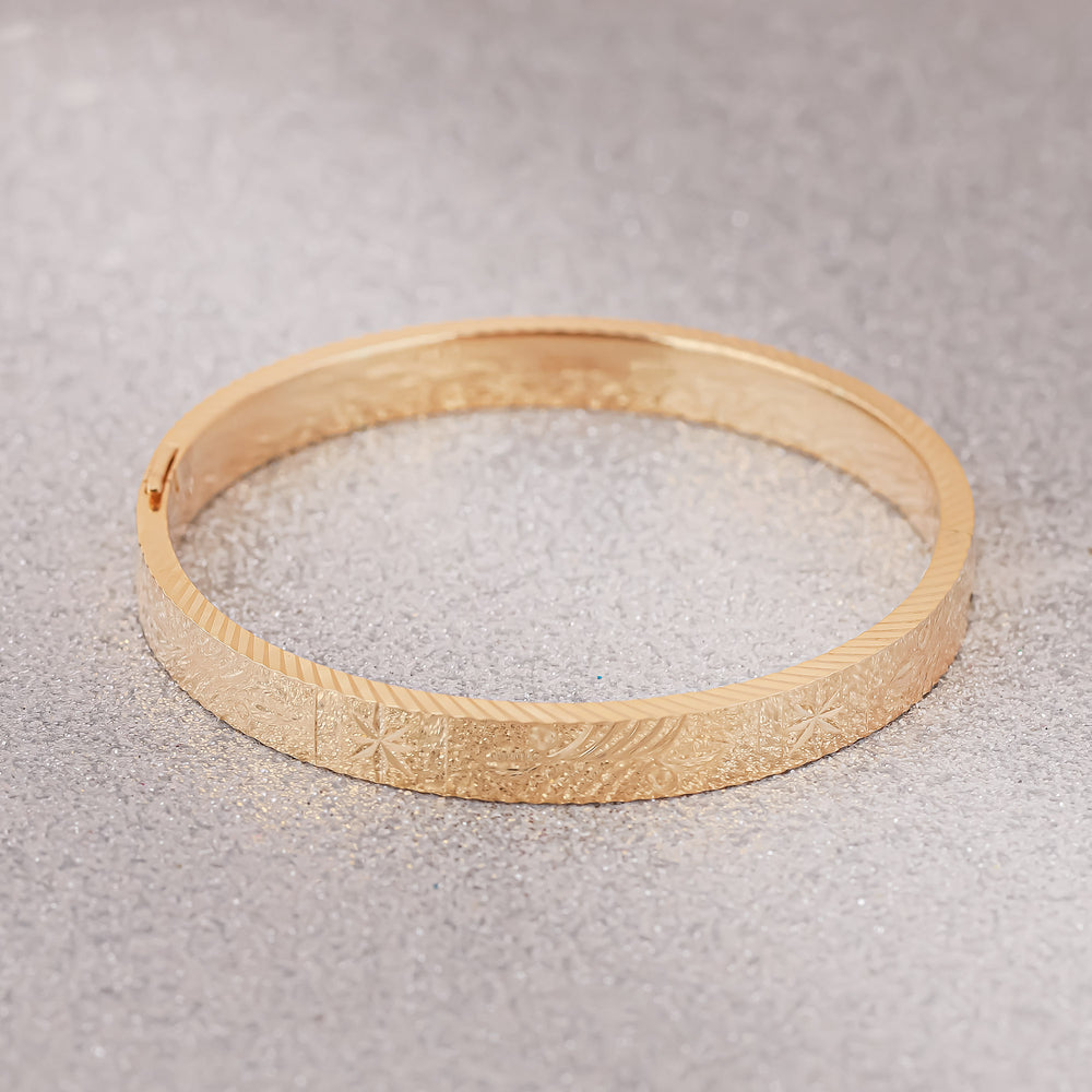 18K Gold Bangle G10430