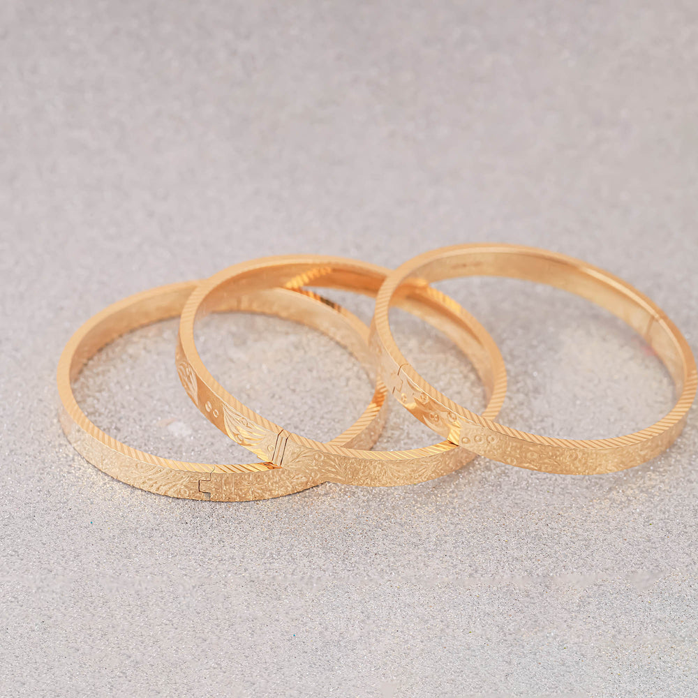 18K Gold Bangle G10430