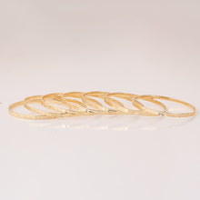 18K Gold Bangle G10431