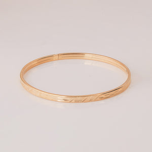 18K Gold Bangle G10431