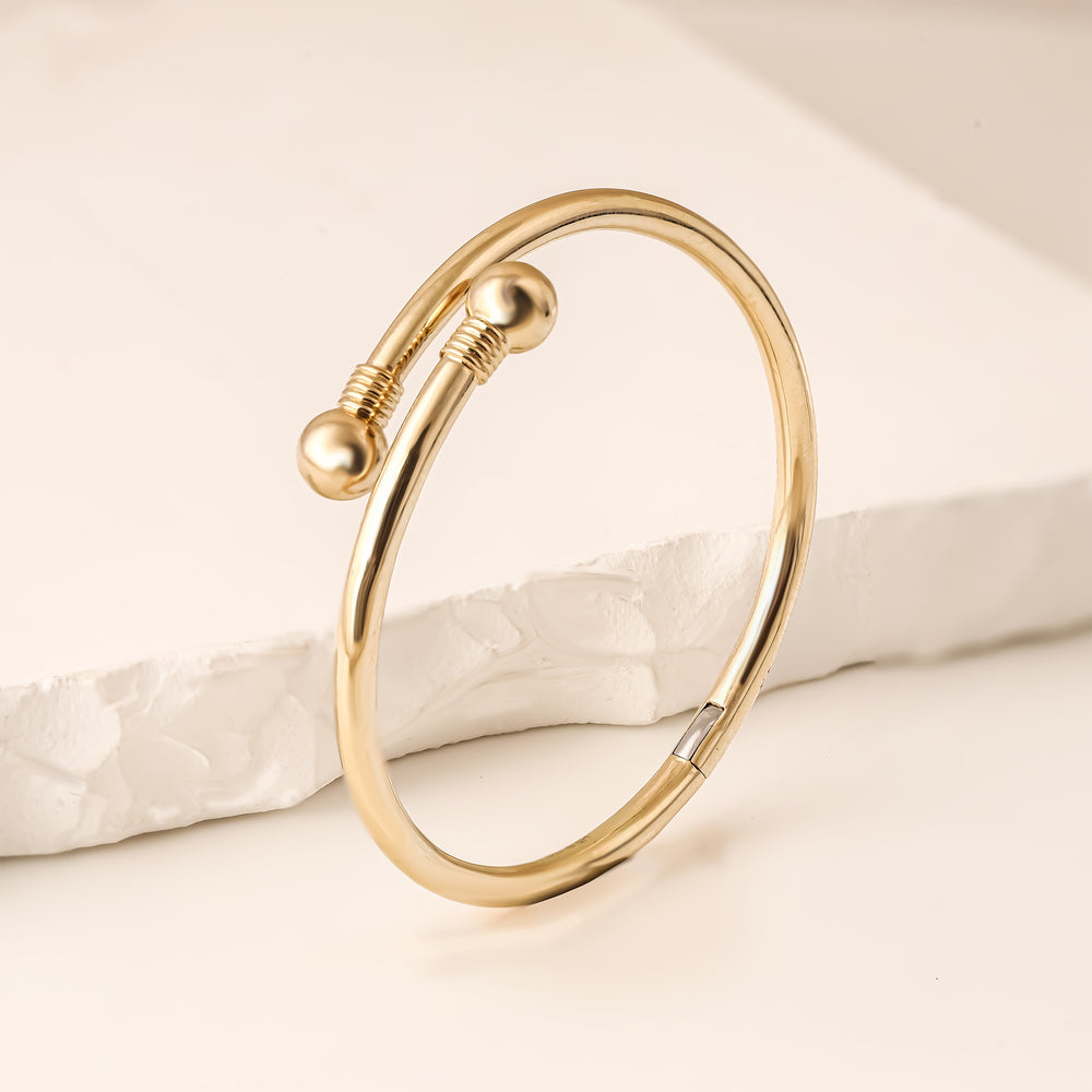 18K Gold Bangle G10444