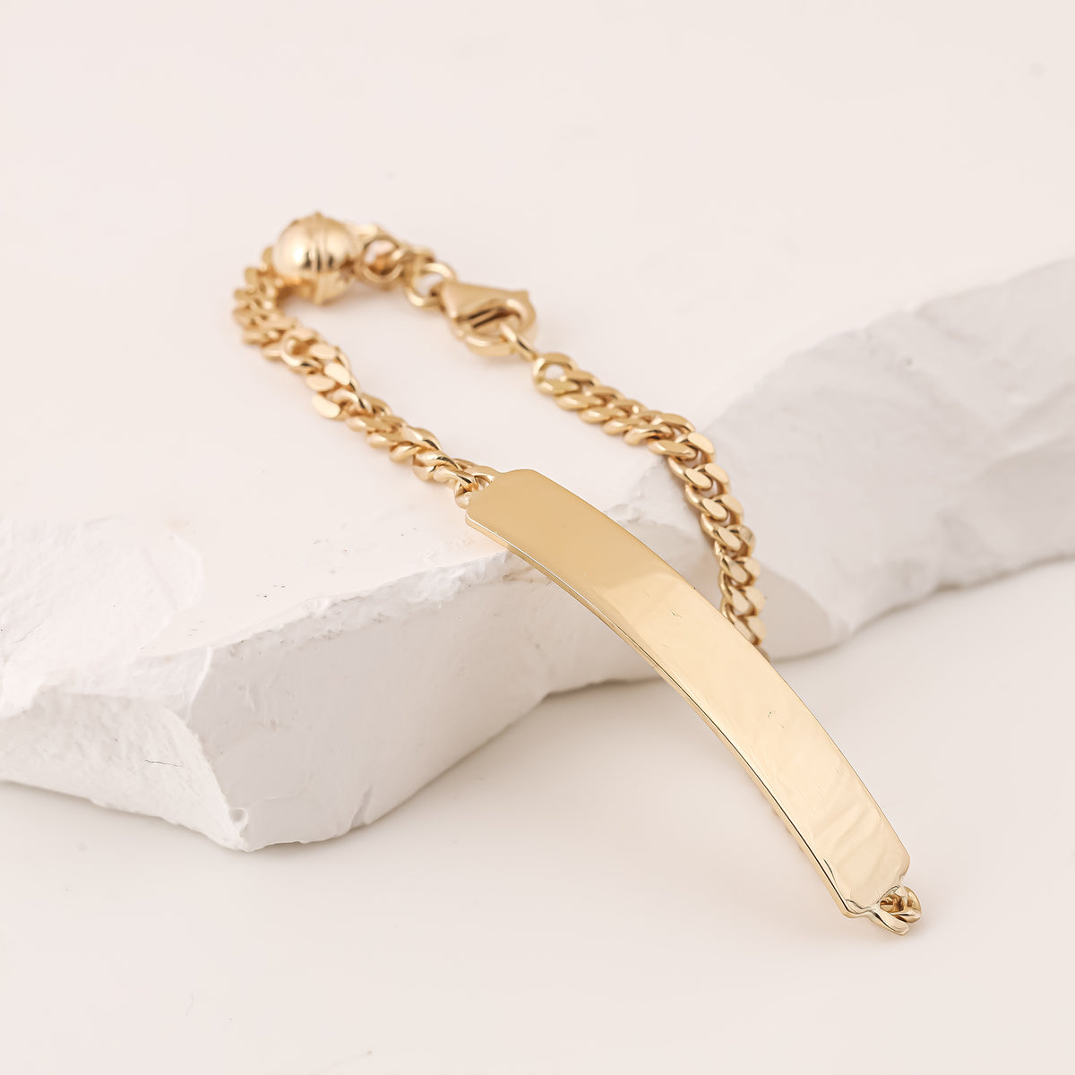 18K Gold Bracelet L10474