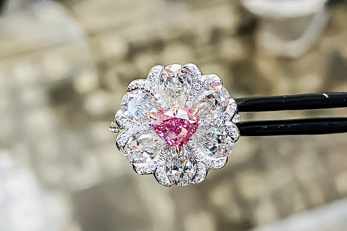 GIA Certified 1.00 Carat Fancy Vivid Purplish Pink Diamond Ring