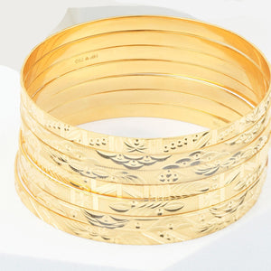 18K Gold Bangle G10343