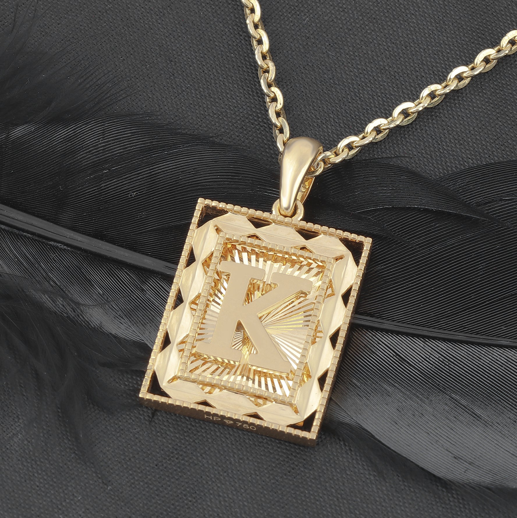 18K Gold Pendant P10912