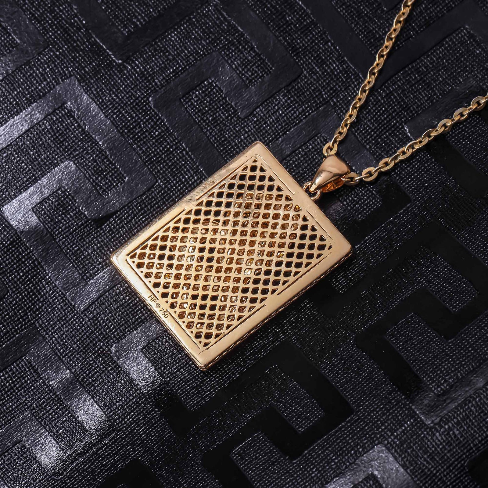 18K Gold Pendant P11047