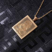18K Gold Pendant P11047