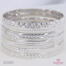 18K Gold Bangle G10353
