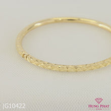 18K Gold Bangle G10422