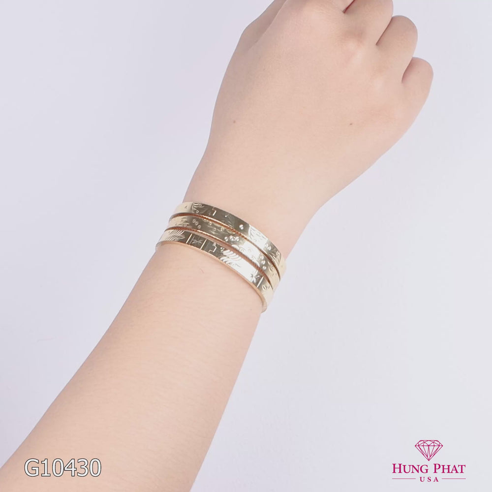 18K Gold Bangle G10430