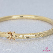 18K Gold Bangle G10378