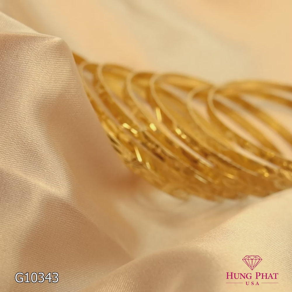 18K Gold Bangle G10343