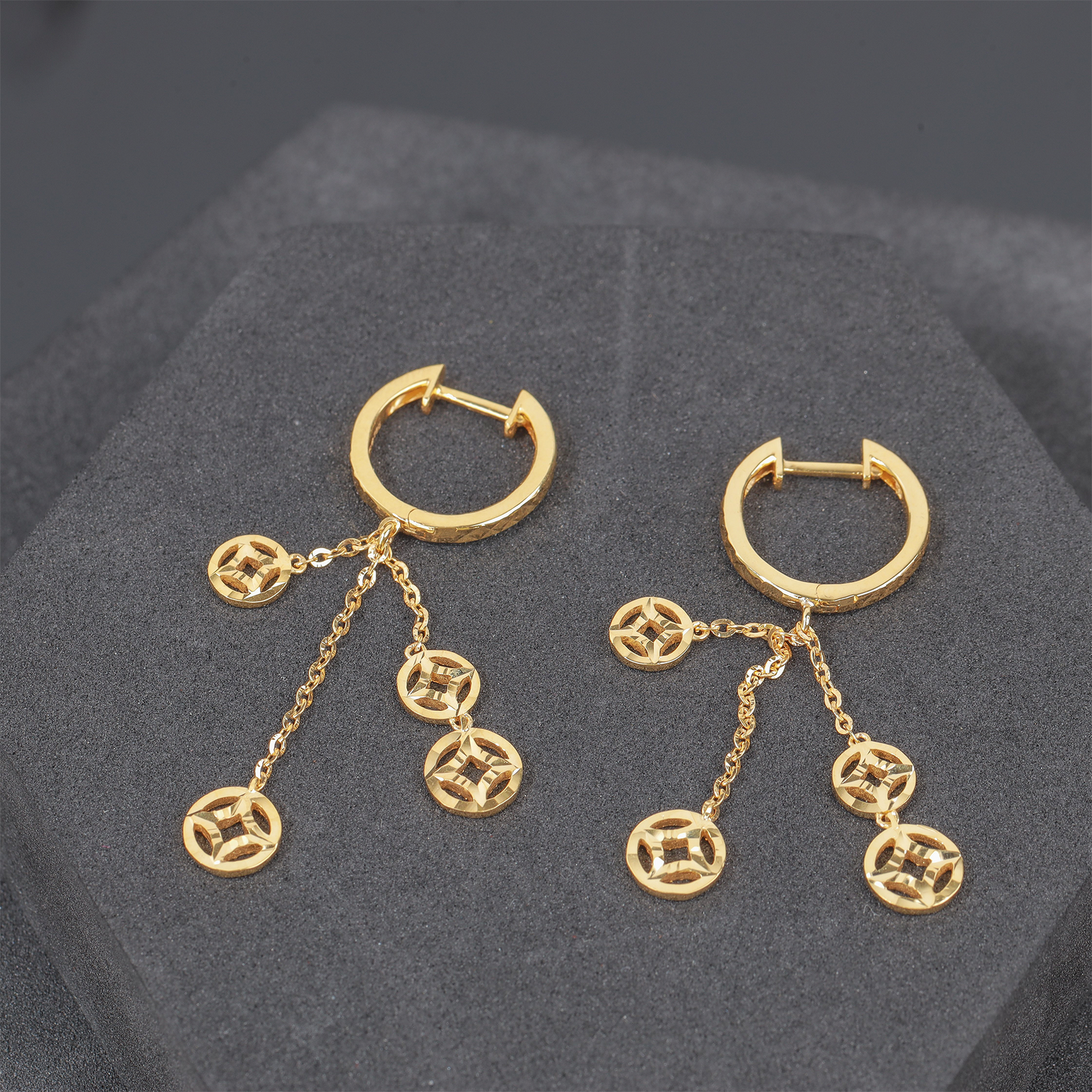 18K Gold Earring