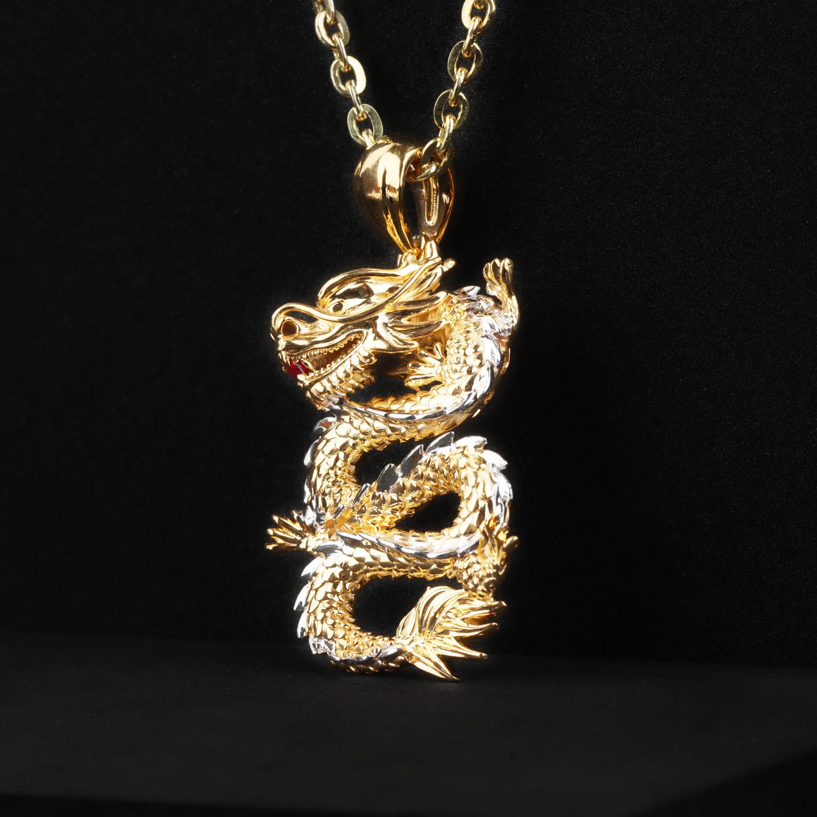 18K Gold Pendant P10811