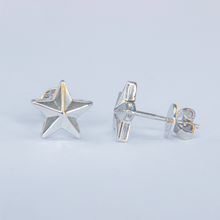 18K Gold Earring