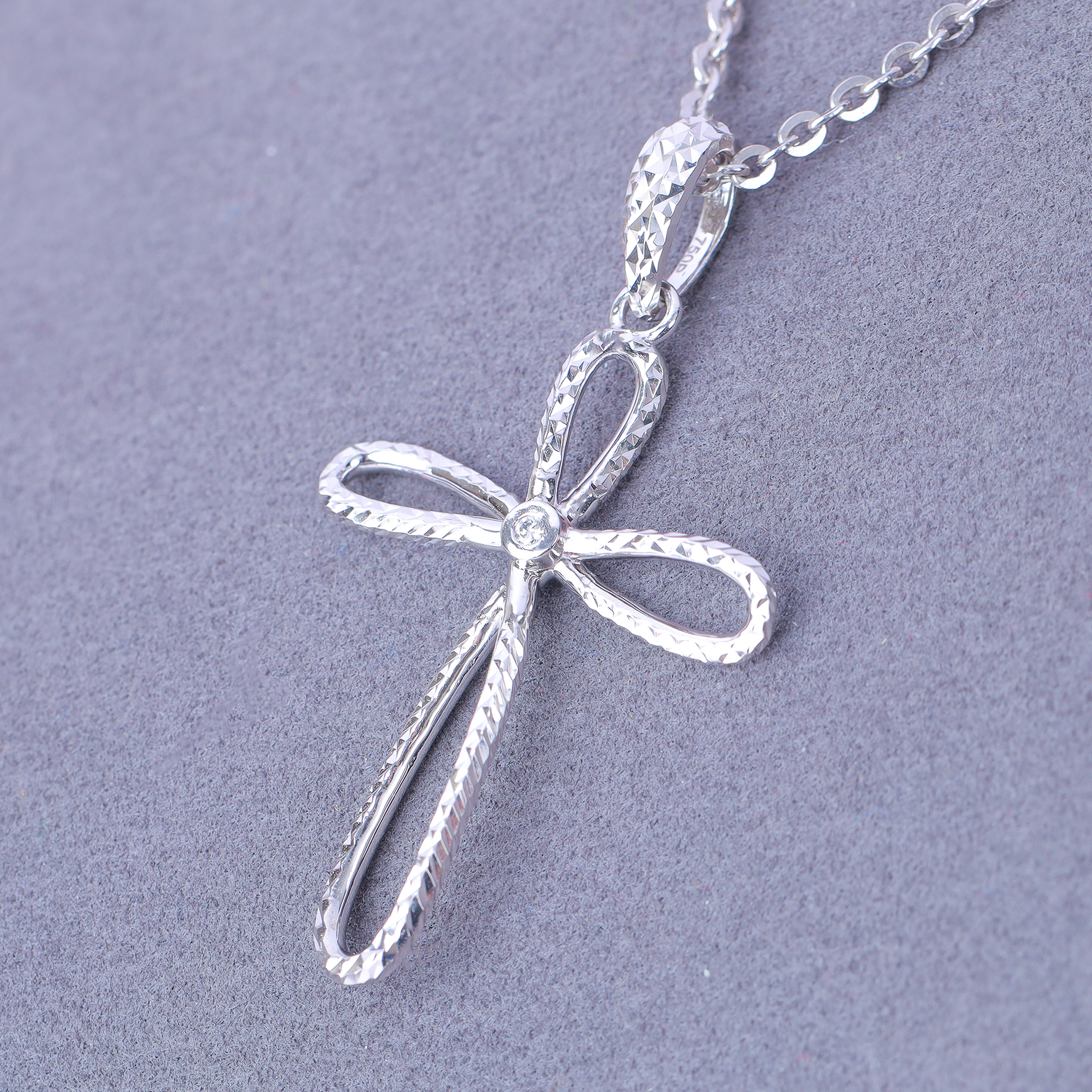 Diamond Pendant P10975